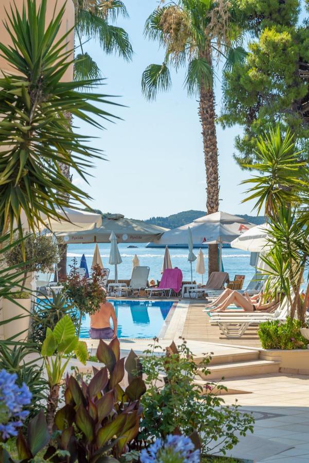 Orion Hotel Нидри Екстериор снимка